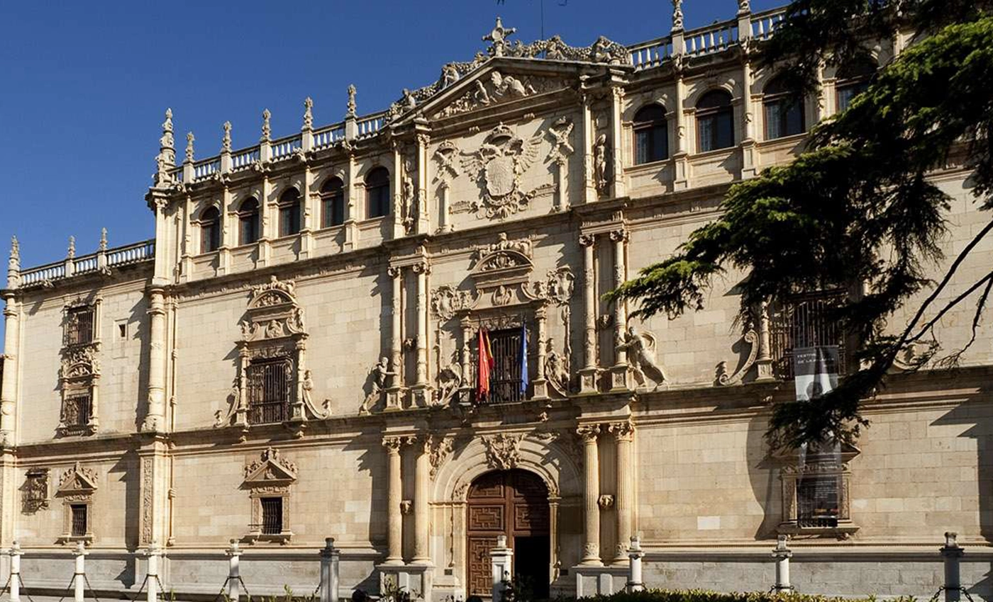 Fachada Universidad de Alcalá